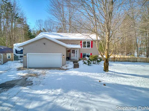 3711 Automobile Rd, Muskegon, MI 49445
