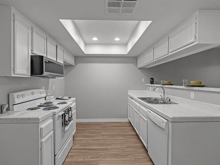 La Sierra Apartments — Photo 53