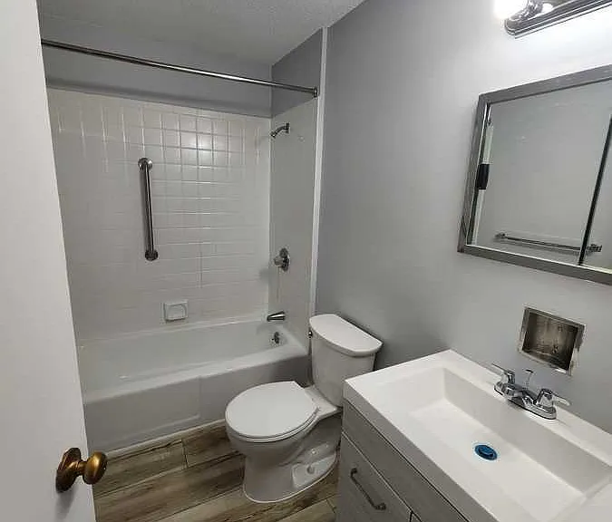 36 Old Pepperidge Ln #D5 — Photo 9