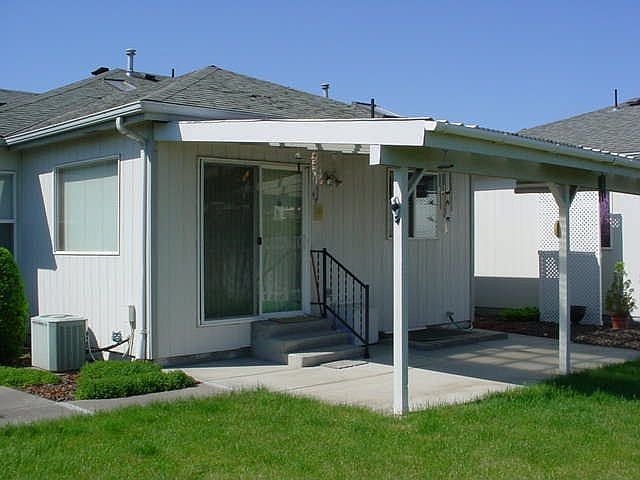 2nd image of 680 Village Way