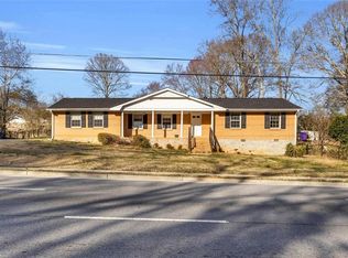 2338 Rockbridge Rd, Stone Mountain, GA 30087