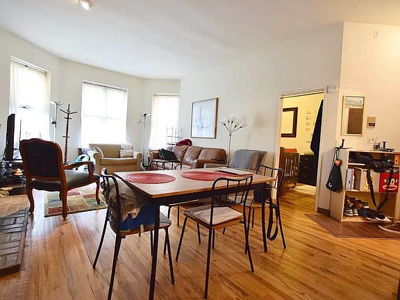 3rd image of 315 W 74th St APT 2B