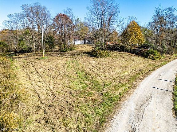 2nd image of 2440 Thomas Rd