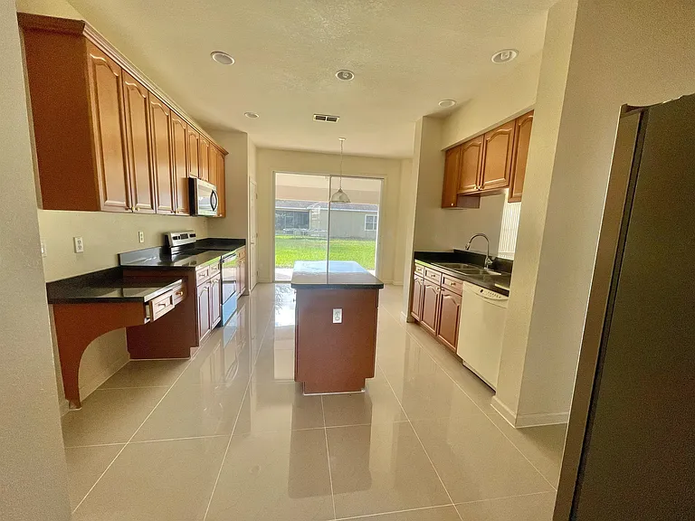 2370 Hinsdale Dr — Photo 11