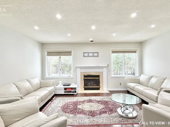 5364 Glen Erin Dr #5364, Mississauga, ON L5M 5C2