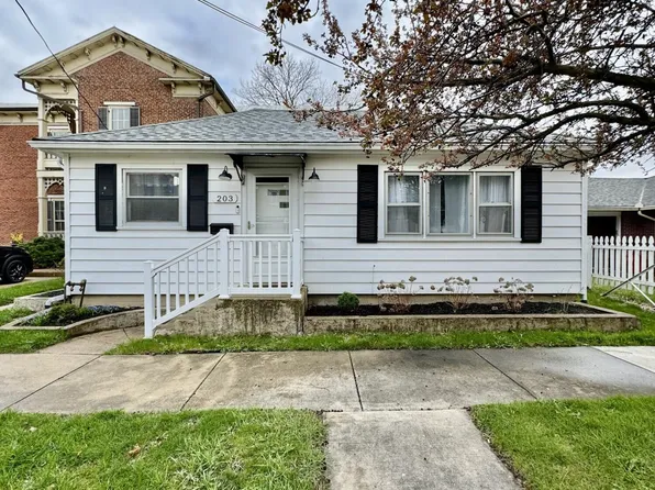 203 W Main St, Wapakoneta, OH 45895