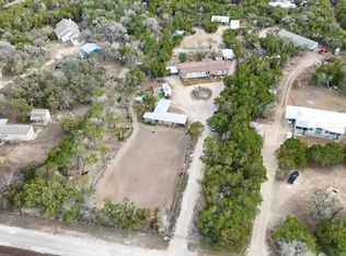 946 Frontier Ln, Bandera, TX 78003