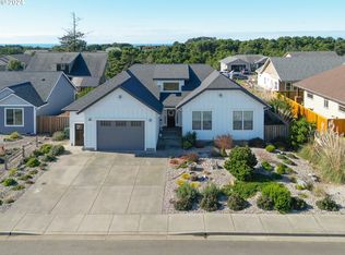 2684 Spinnaker Dr, Bandon, OR 97411