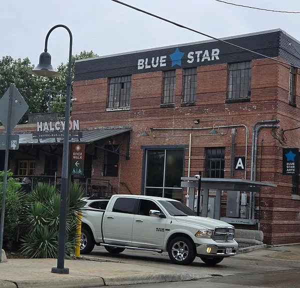 716 E Guenther St #B — Photo 12