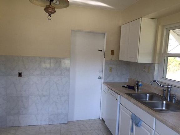 5th image of 85 W Charlotte Ave
