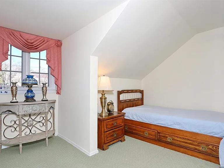 328 W Ridgewood Ave — Photo 31