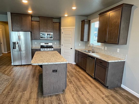 5th image of 8400 Ballard Loop