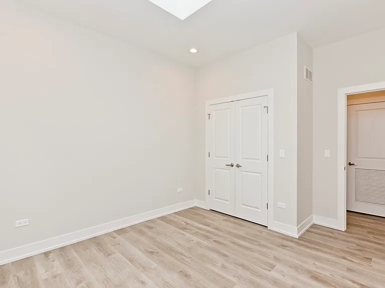 2725 N Ashland Ave #1S — Photo 18