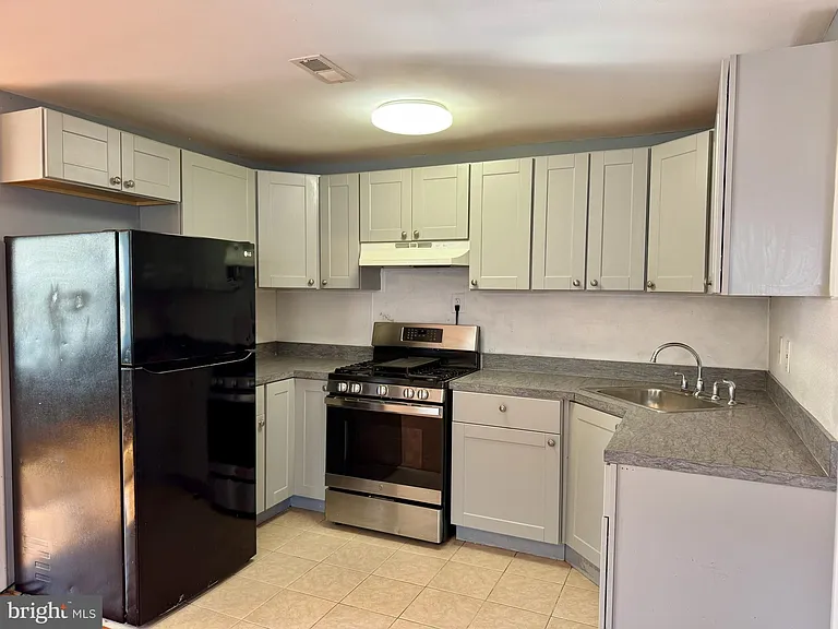 1323 E Upsal St #1 — Photo 7