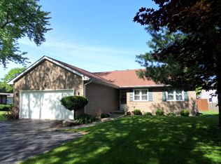 316 N Babcock St, Elburn, IL 60119