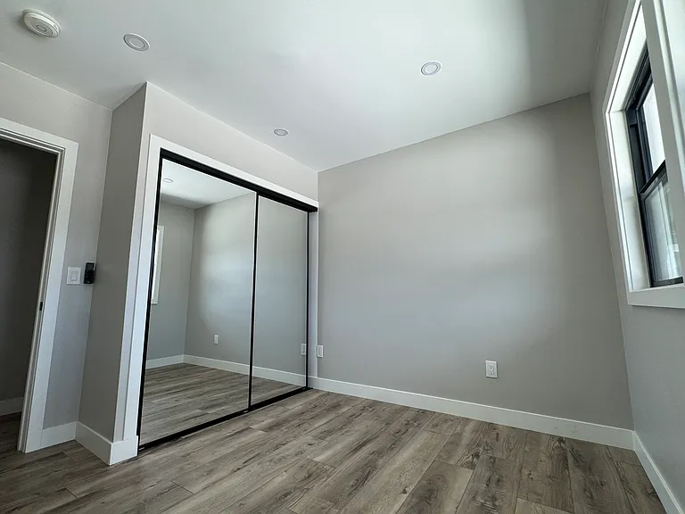 12222 Emrys Ave — Photo 5