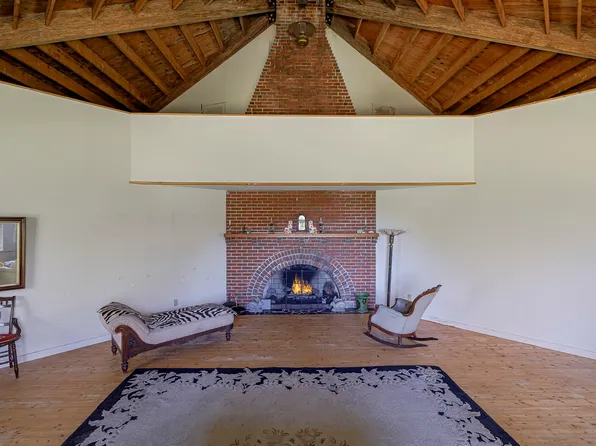 73 Pearl Drive, Deer Isle, ME 04627