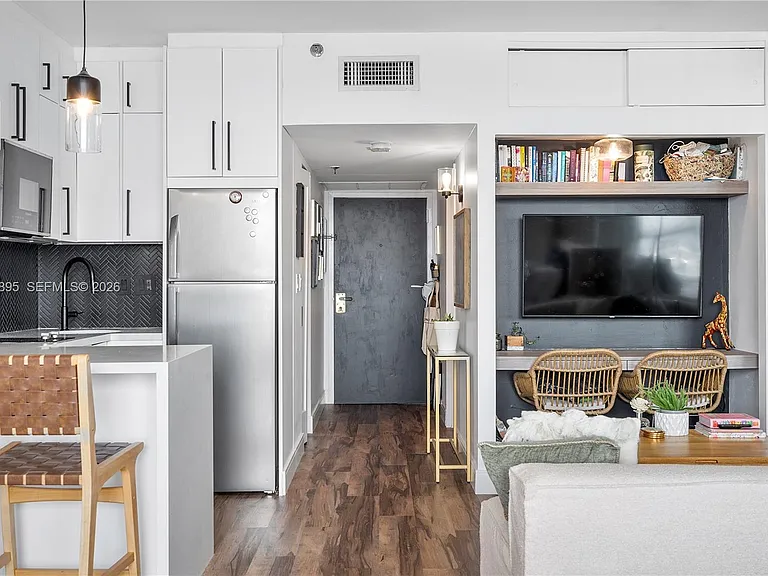 555 NE 15th St #518 — Photo 3
