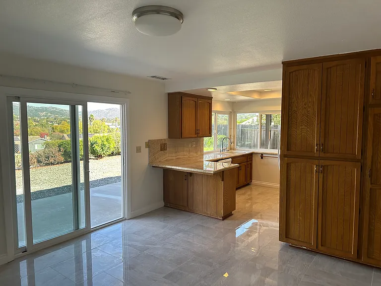 740 Highland St — Photo 25