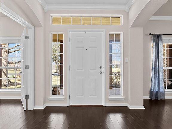 3rd image of 414 Rio Grande Ave