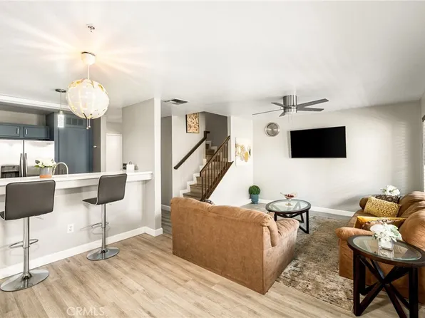 1050 Harbor Heights Dr Unit E, Harbor City, CA 90710