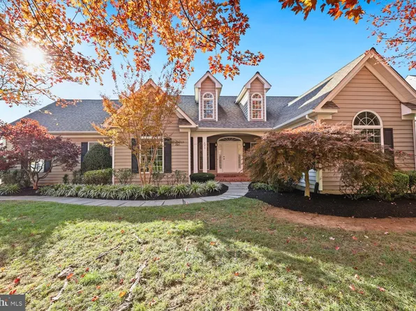 609 S Maple Ave, Purcellville, VA 20132