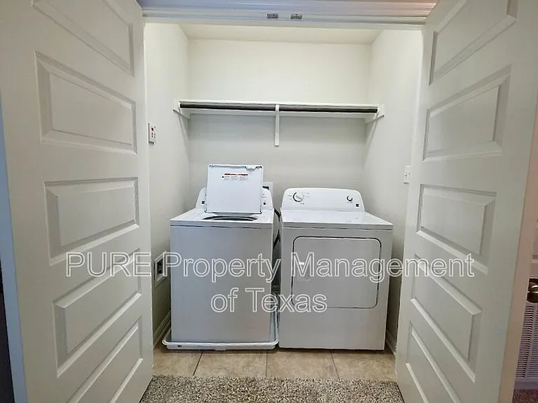 1721 Fountain Bridge Dr — Photo 18