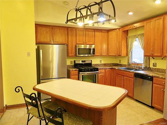 2nd image of 30978 Pinewood Dr