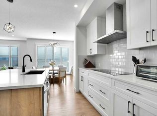 117 Amblehurst Grn NW, Calgary, AB T3P1W8