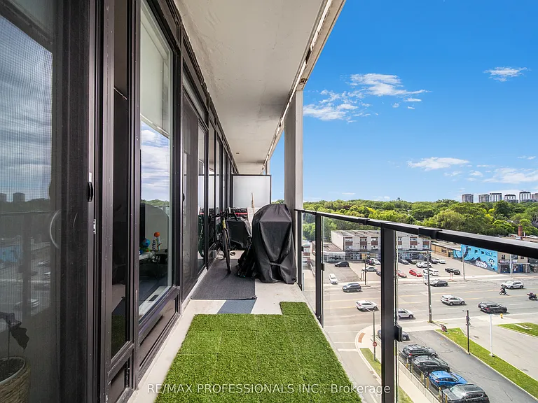 4208 Dundas St W #711 — Photo 14