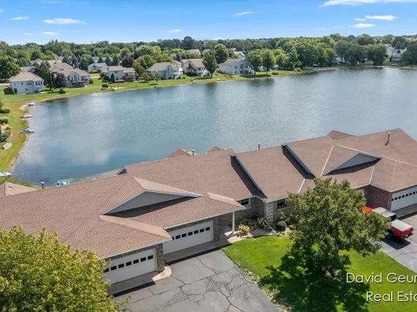 3166 Regency Pkwy, Zeeland, MI 49464