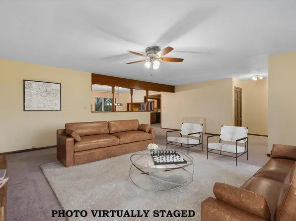 W204N10591 Hilltop DRIVE, Germantown, WI 53022