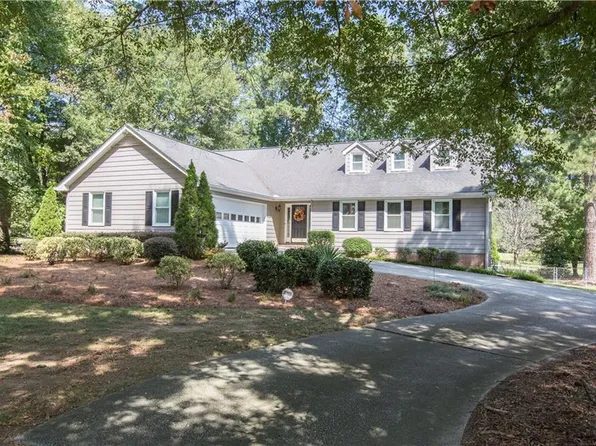 2172 Valley Creek Cir, Snellville, GA 30078