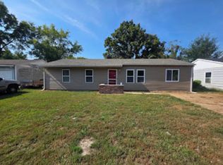 17 Westwood Dr, Cahokia, IL 62206