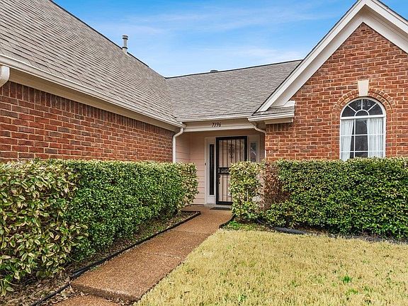 3rd image of 7196 Amberly Way Dr