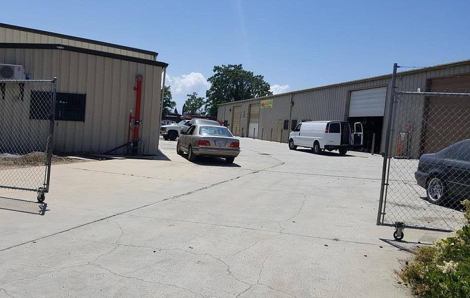 2nd image of 1041 Commercial Ct