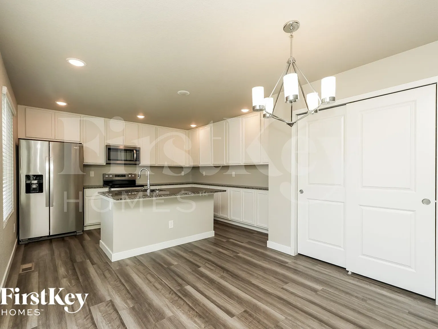 3 bed, 2.5 bath, 1945 sqft, $2,720 — Photo 4
