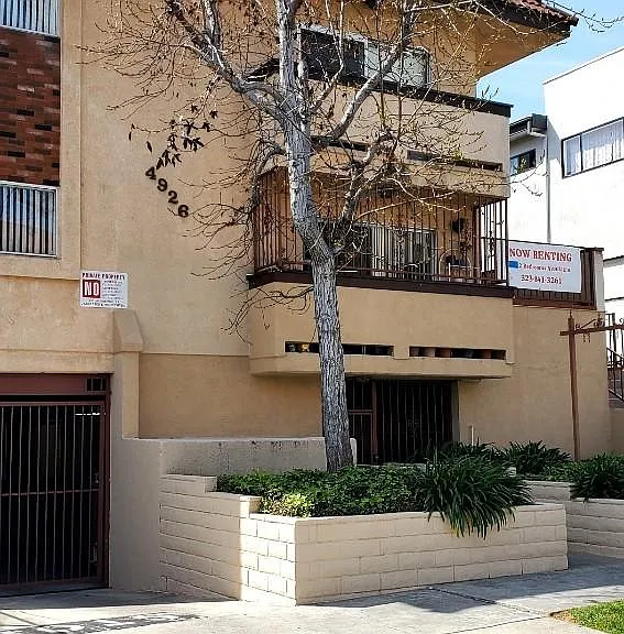 4916 Rosewood Ave — Photo 12