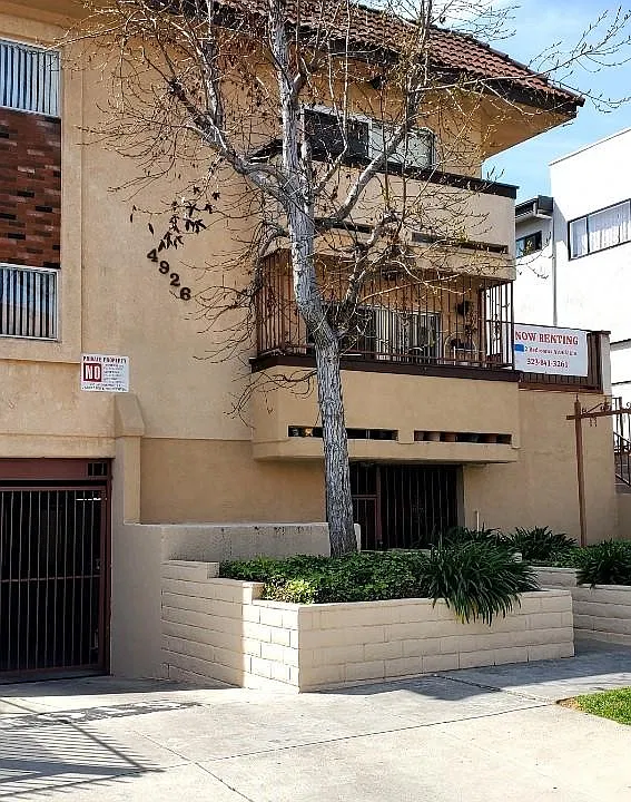 4916 Rosewood Ave