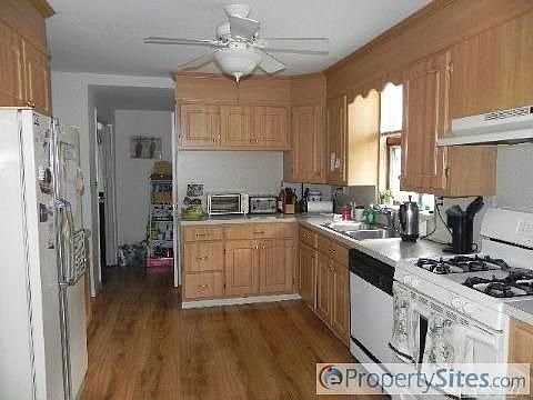 4th image of 55 Pine St