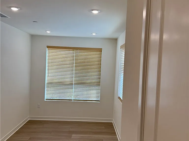 1816 E 1st St #450 — Photo 10