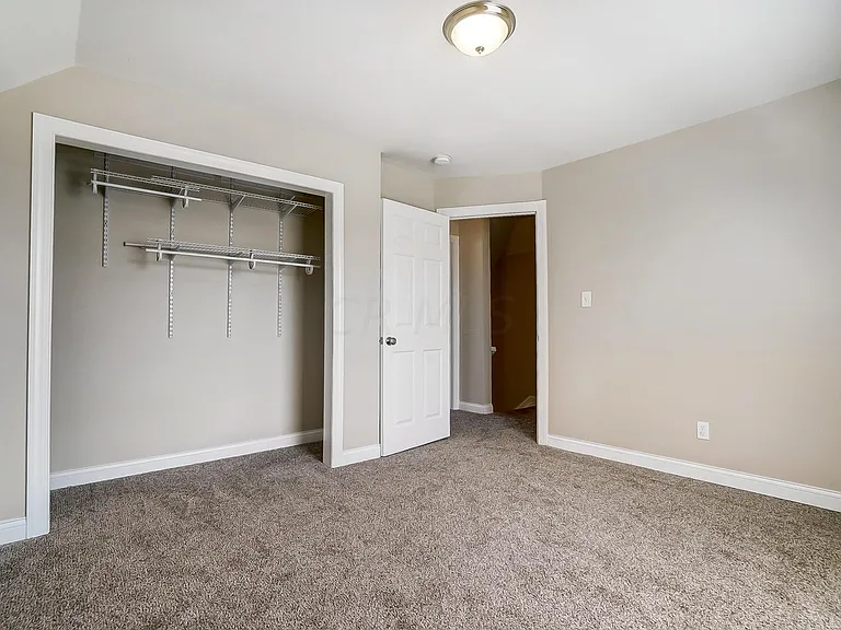 147 Whitethorne Ave — Photo 19