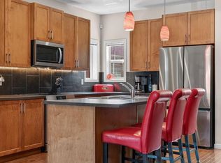 218 N River Heights Grn, Cochrane, AB T4C 0S3