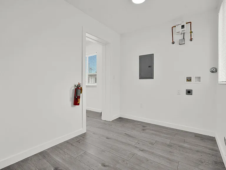 600 NW 25th Ct — Photo 14