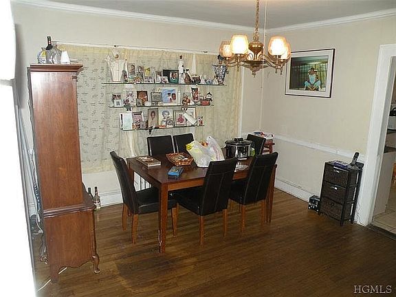 5th image of 22 Knollwood Ave