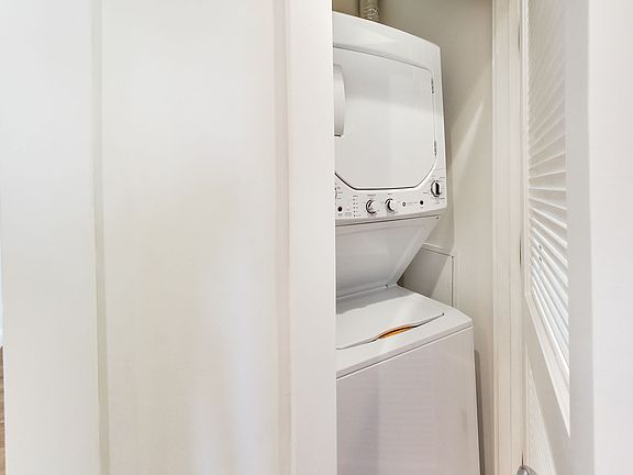 4th image of 1725 Turk St APT 12