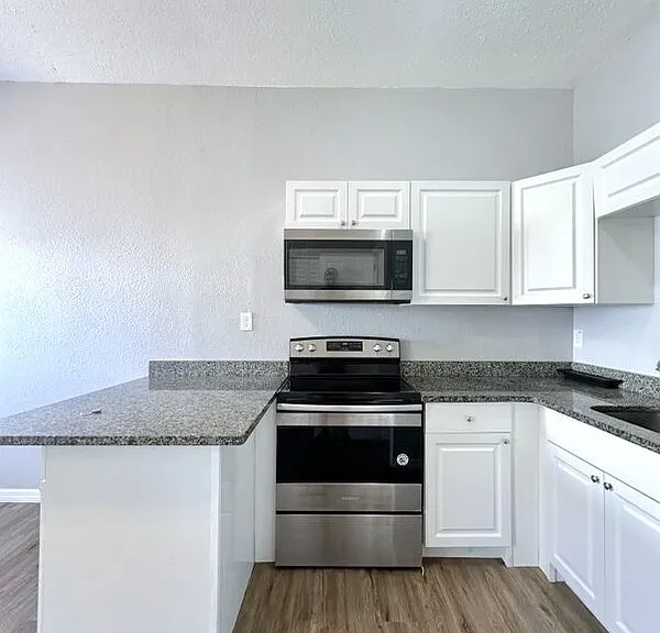 14125 Palm St #4 — Photo 11