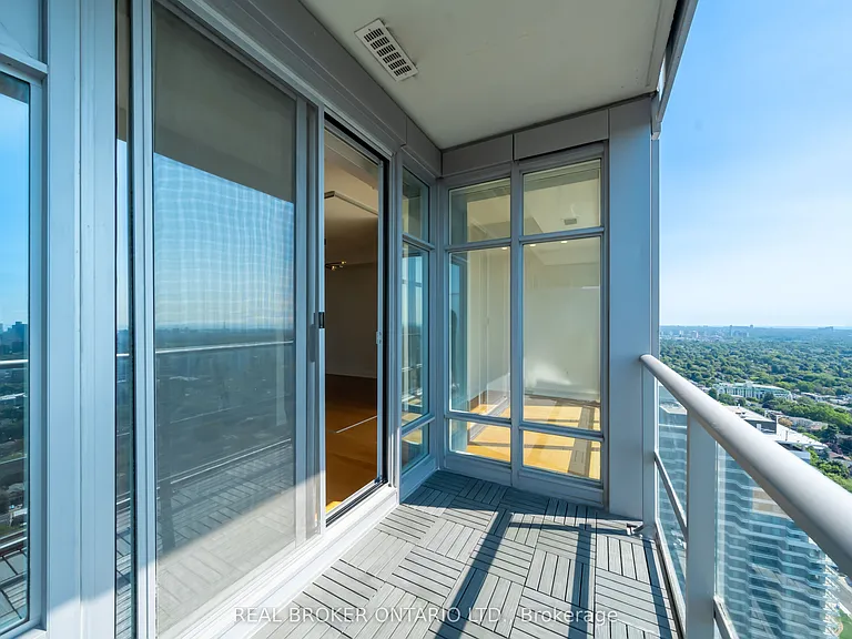 2191 Yonge St #4403 — Photo 19