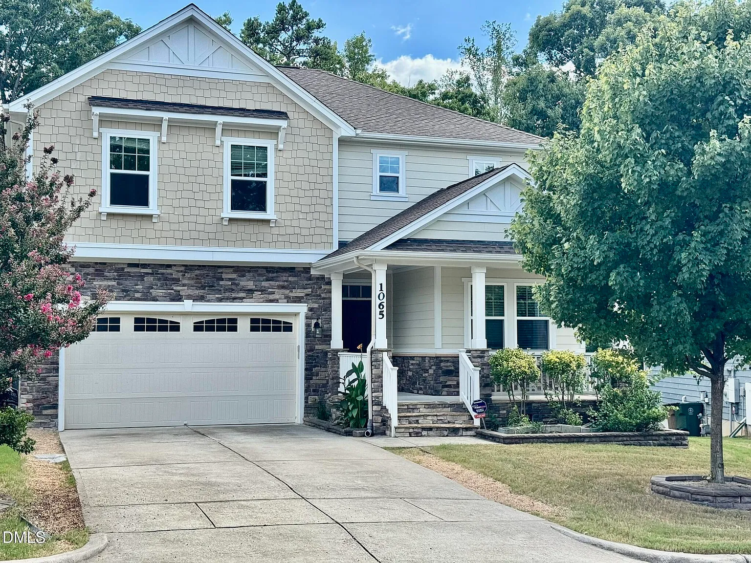 4 bed, 3.0 bath, 2800 sqft, $2,650 — Photo 1
