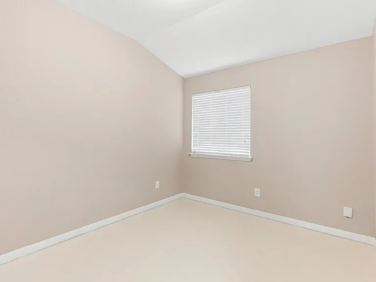 1021 Lauren St — Photo 17
